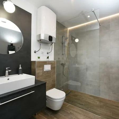 Villa Spacious In Nin With Swimming Pool Vrsi