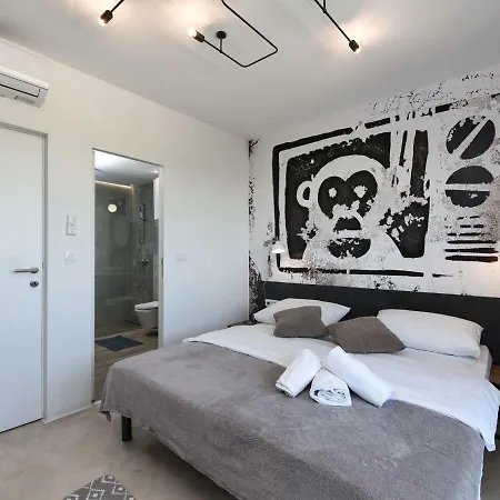 Villa Spacious In Nin With Swimming Pool *