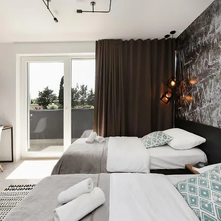 Spacious In Nin With Swimming Pool * Vrsi